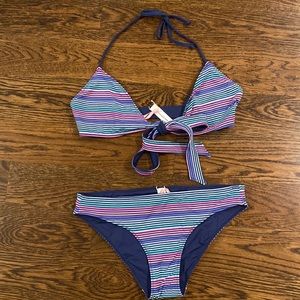 Vineyard Vines, NWT women’s bikini set, size small, reversible